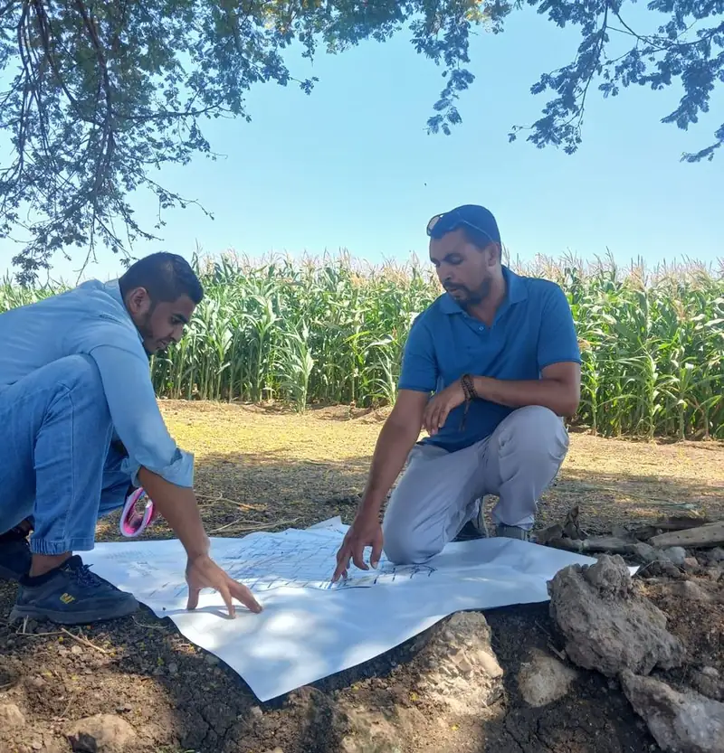Sun Egypt Group engineers reviewing the network layout on site